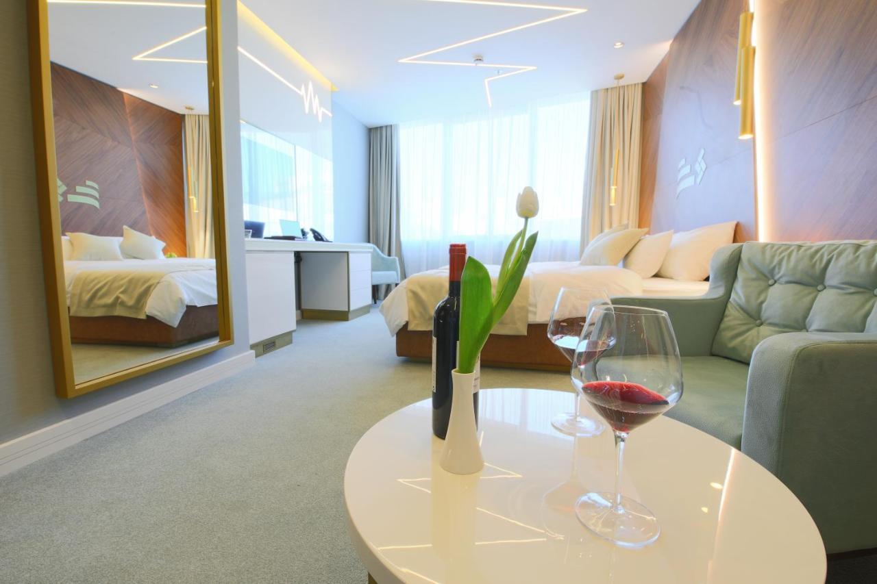 Hotel Pupin โนวีซาด ภายนอก รูปภาพ