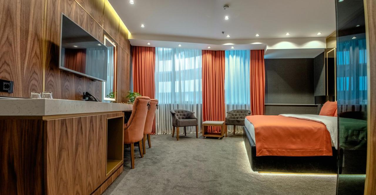 Hotel Pupin โนวีซาด ภายนอก รูปภาพ